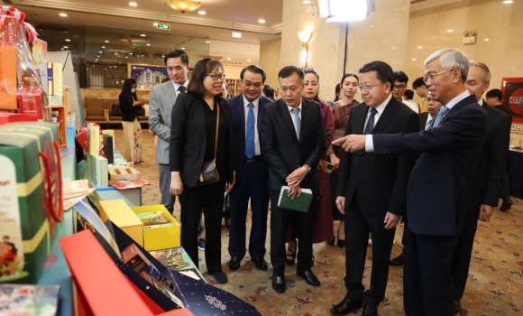 TP. Hồ Chí Minh và Lào tăng cường quan hệ hợp tác thương mại – đầu tư